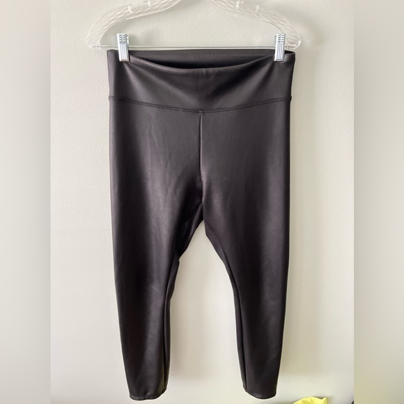 Express faux leather leggings sz M - Picture 4 of 4